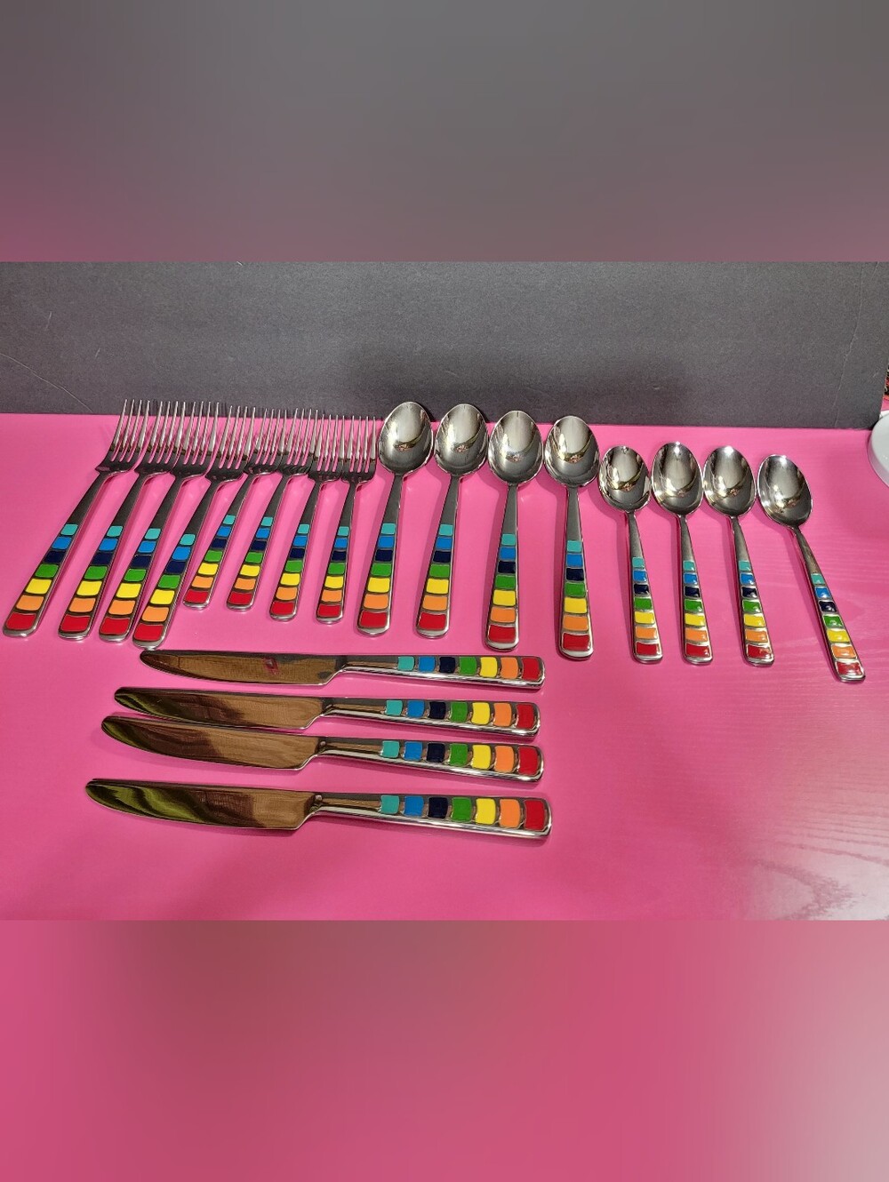 Fiestaware 20 Piece Silverware Set (1743)